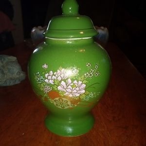 Vase with top